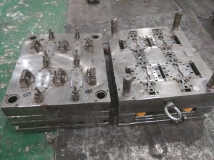 汽車配件雨刮塑膠模具，注塑模具制造，精密模具加工
