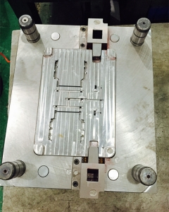 外殼塑料模具201330，深圳塑膠模具廠，精密模具加工
